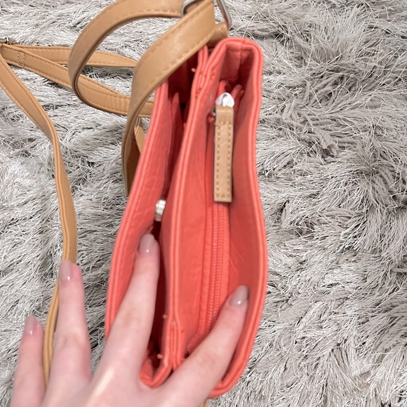 ROSETTI coral and tan colorblock crossbody bag - Picture 4 of 4